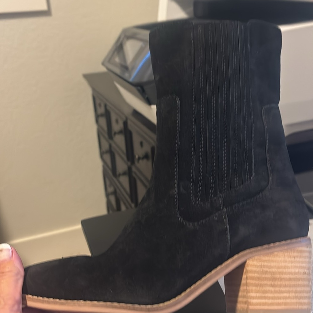 NWT Diba True Morning Dew Boot.   Size 8. Color is Black - Picture 3 of 5